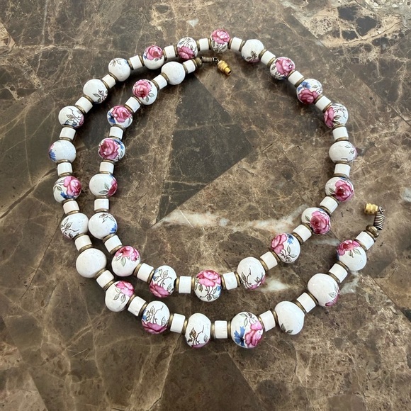 Jewelry - 1970 Porcelain Beads Necklace